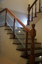 樓梯扶手-科技花梨木(鑲玻璃)